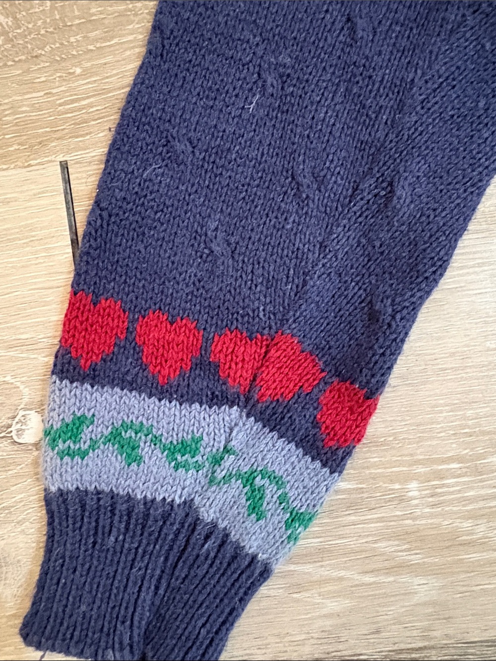 Vintage Northern Isles Navy Crewneck Sweater with Apple Barn and Quilt Motifs - Picture 13 of 14